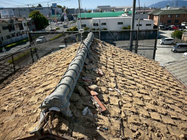 屋根瓦　撤去